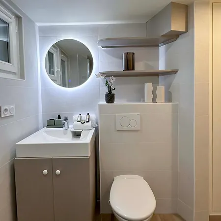 Brand New Near La Madeleine ! Apartment