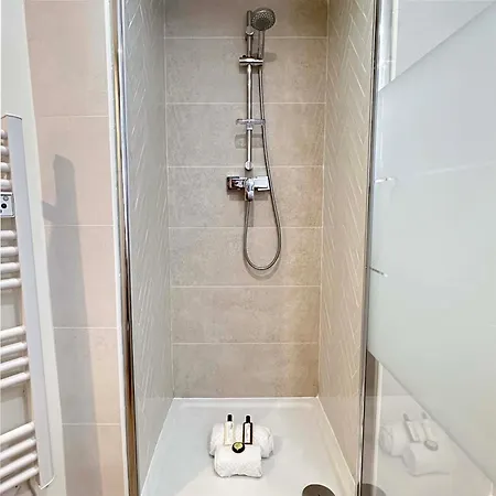 Brand New Near La Madeleine ! Apartment