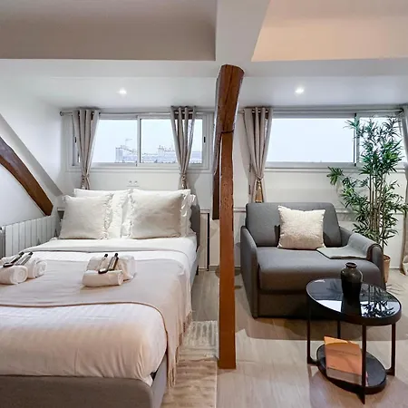Brand New Near La Madeleine ! Apartment