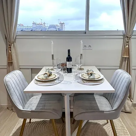 Apartment Brand New Near La Madeleine !