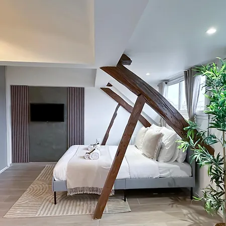 Apartment Brand New Near La Madeleine ! Paris