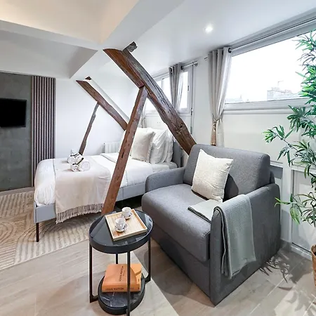 Brand New Near La Madeleine ! Apartment *