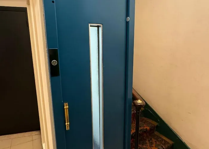Opera - Premium With Lift For 3 Parigi